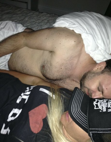 Jenny McCarthy nude model pic