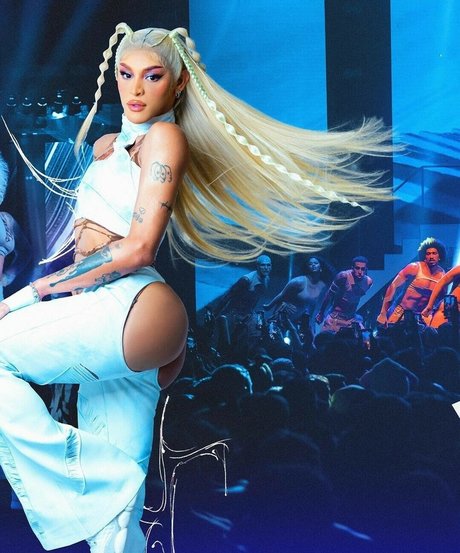 Pabllo Vittar nude model img