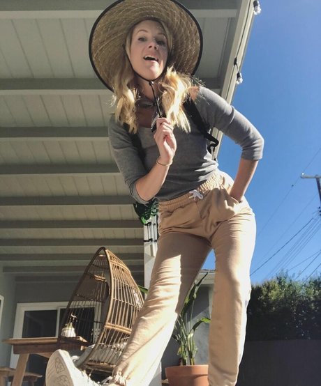 Heather Morris exclusive star picture