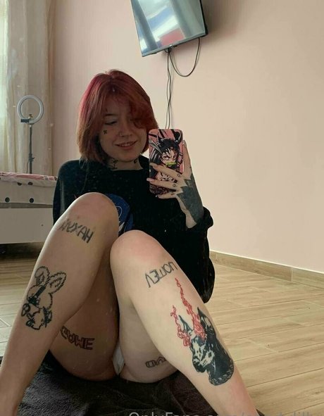 brattyauroravip naked star image