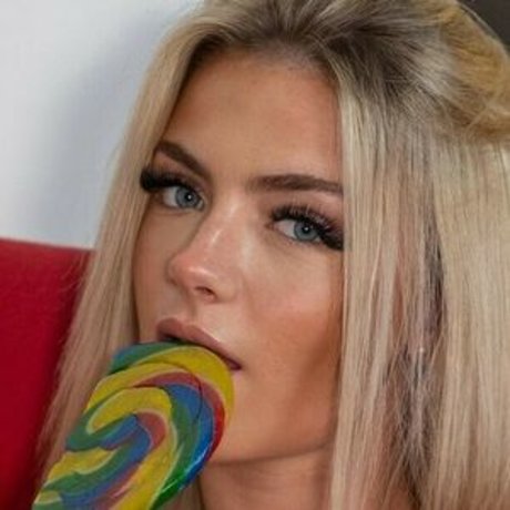 natashaxof hot actress pic