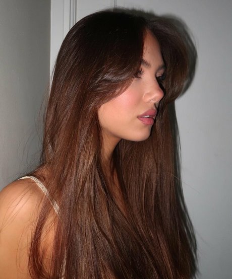 Saoirse Alicia Behzadi hot star images