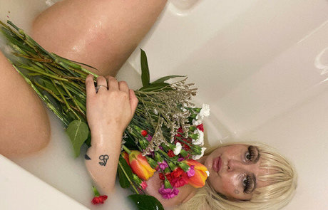 favoritebarista nudes model gallery