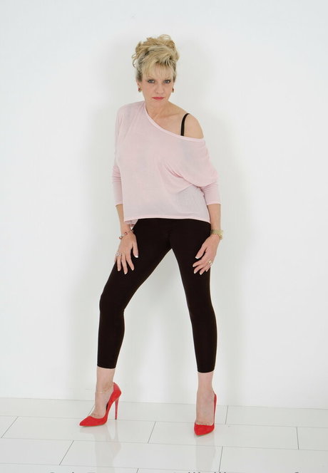 gillellisyoungfree hd model pictures