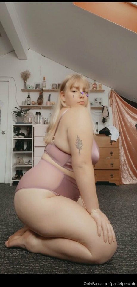 pastelpeachie erotic actress pictures
