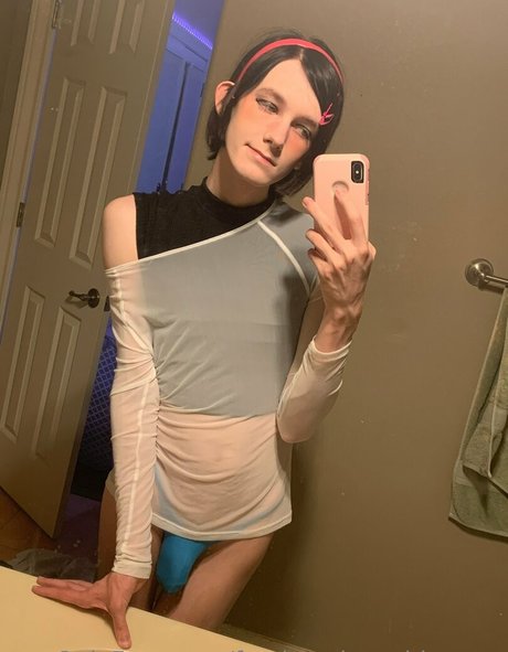 femboycherryblossom hot actress galleries