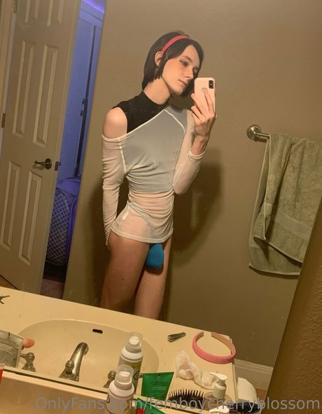 femboycherryblossom model beautiful img