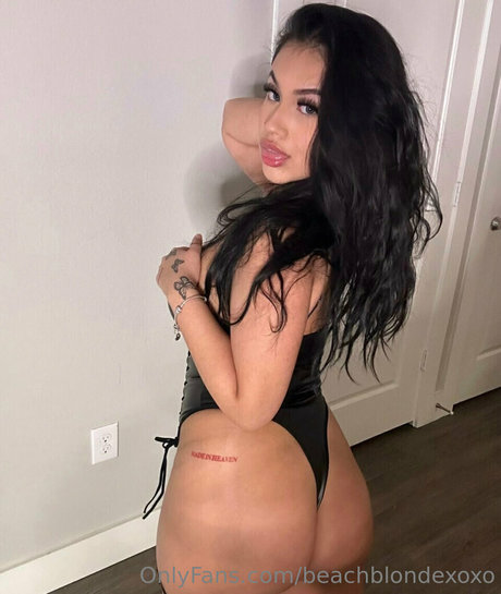 beachblondexoxo sex model photos