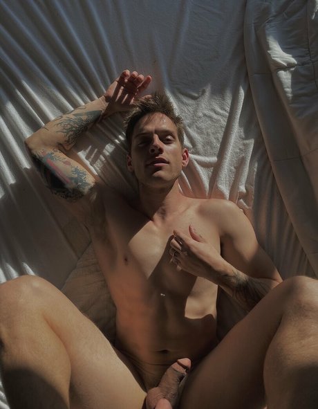 taytehanson model free pic