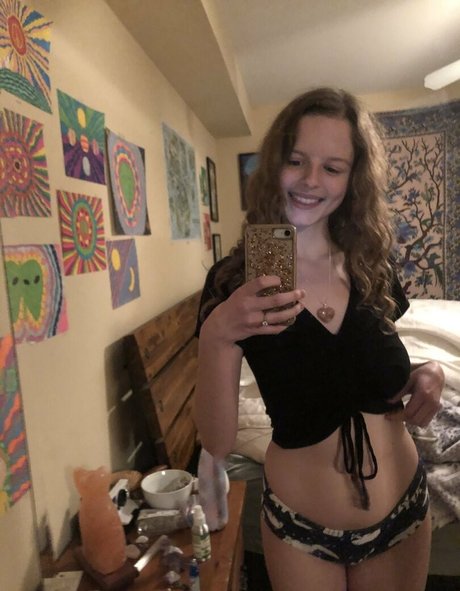 peachypotbaby model nudes gallery