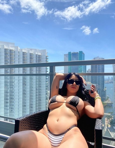 madayy24 nude pornstar picture