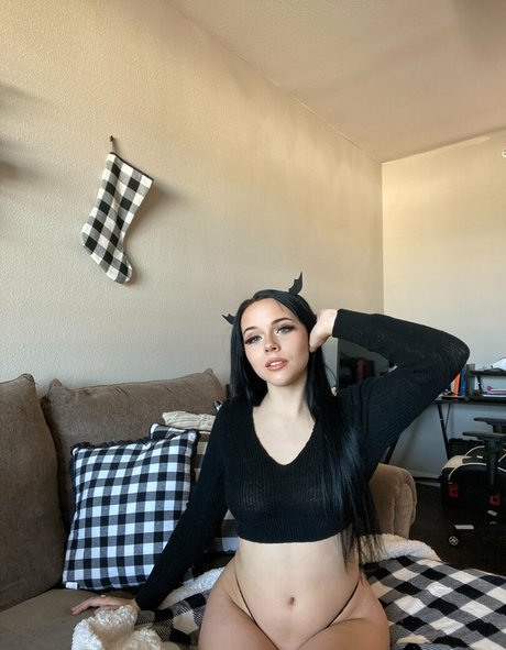 mavisjadexox adult star pics