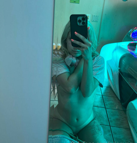 ariagypsy nude model galleries