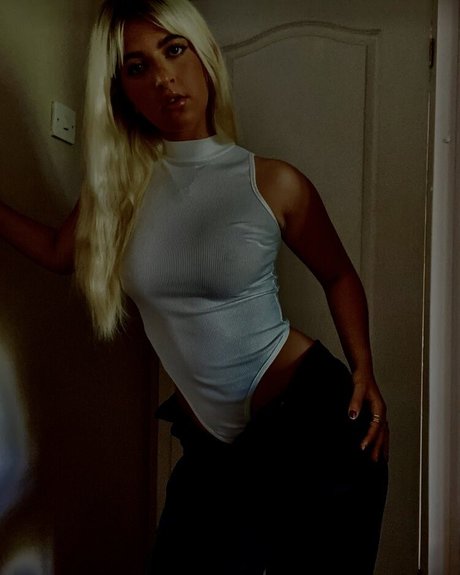 Izzy Taffs hot actress galleries