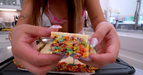 LaurDIY hot pornstar img