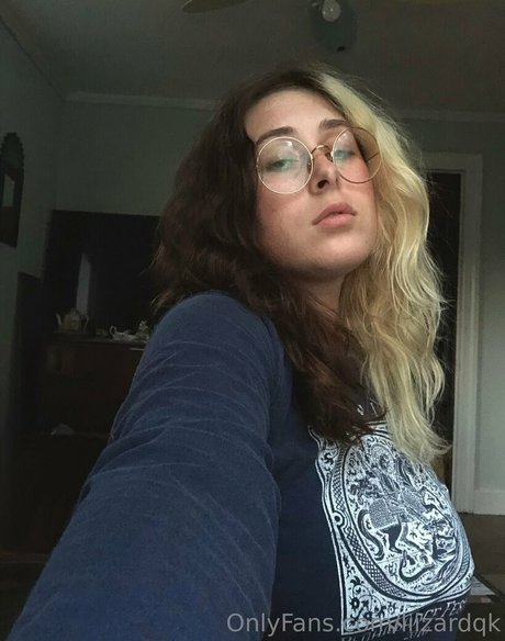 liizardqk naked actress image