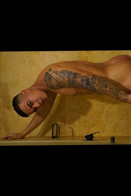 Anderson Quiroz adult model archive