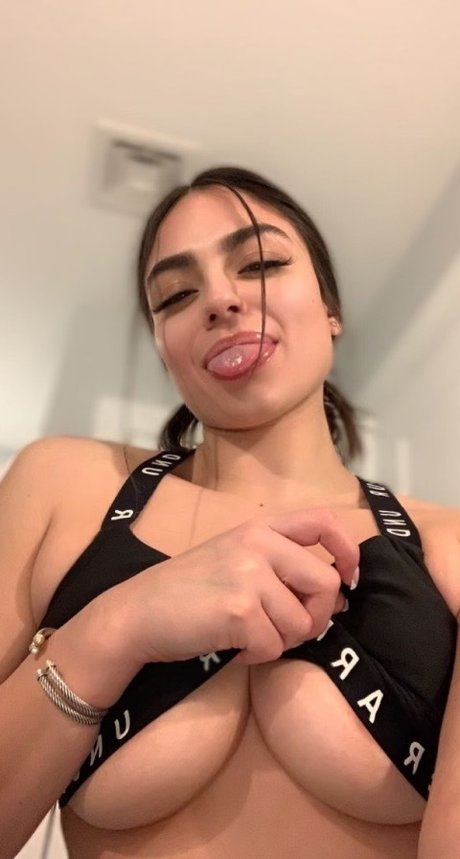 Mia Robin pornstar hot photo