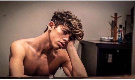 MIKEY_ model free pics