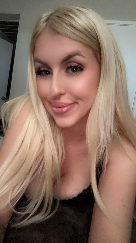Michelle s Fantasy model nude photo