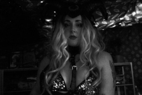 MindyHasABreakdown exclusive model pic