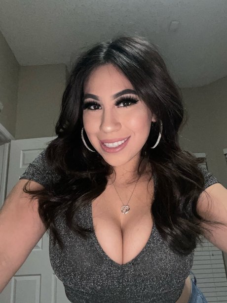 Mindee D model sexy photos