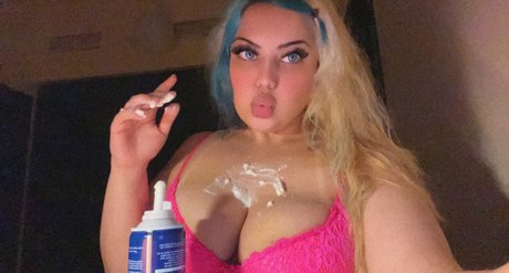 CandyHana nude model pic