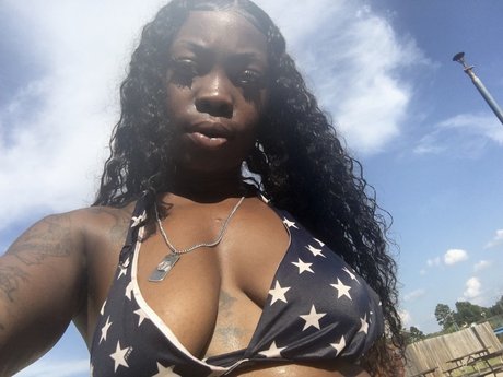 ISquirt4You pornstar beautiful pictures