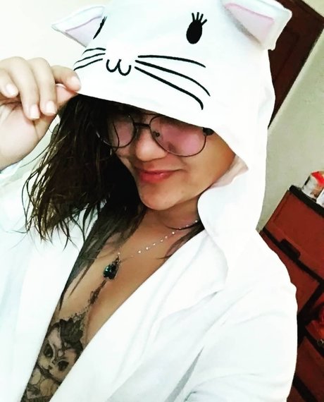Mishu Cat star exclusive archive