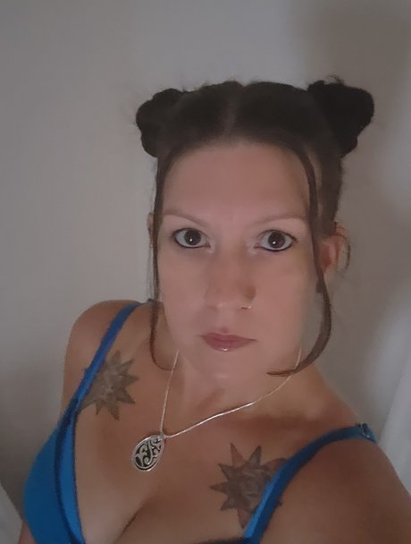 Celestial Phoenix nude model pics