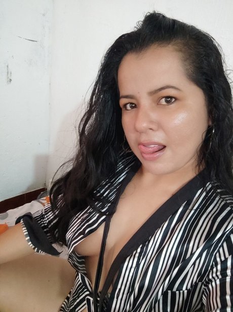 Morenita art model pics