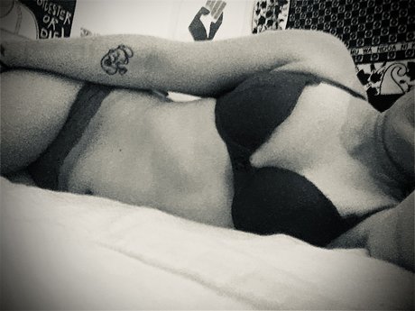 Maral nude pornstar photos