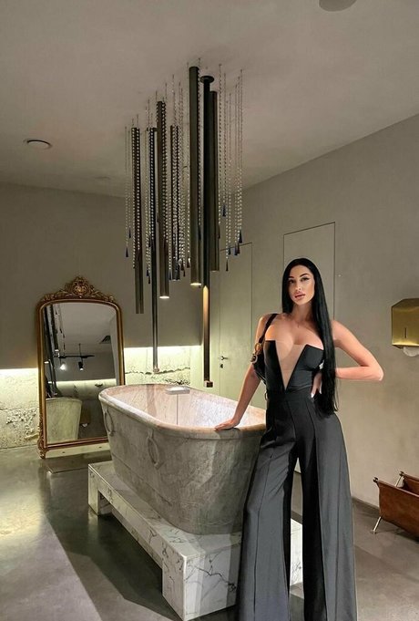 mari mis star pornographic photo