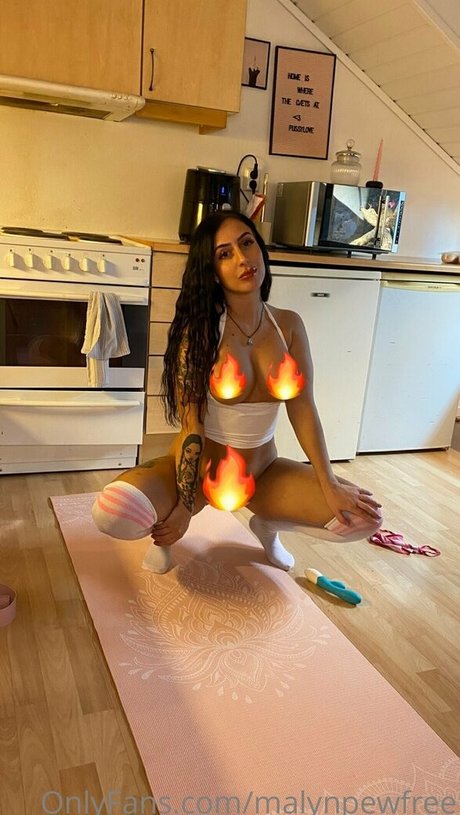 malynpewfree model sexy pics