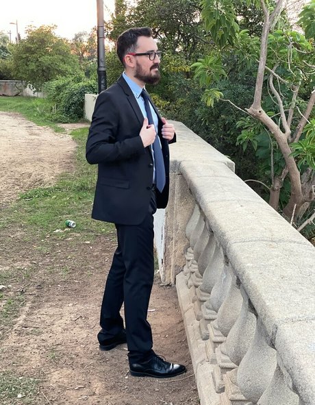 officepant pretty actress image