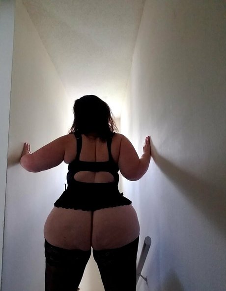 CrystalMcbootay pretty model picture