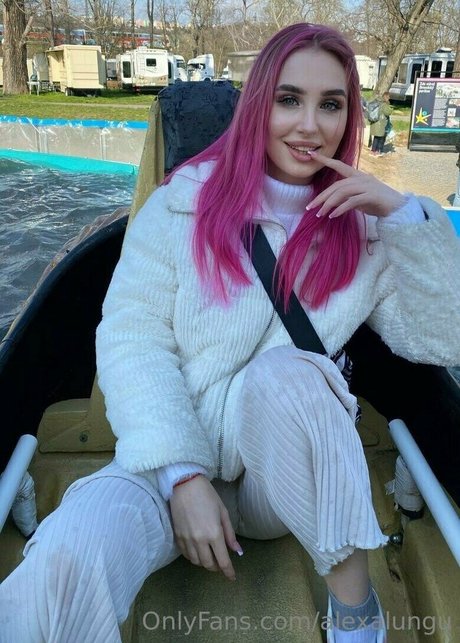 alexalungu art star pics