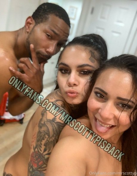 mrscottyp model perfect photos