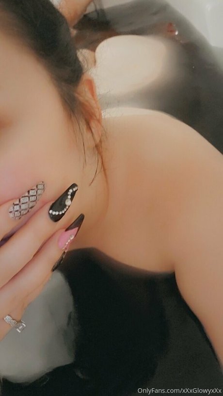 xxxglowyxxx art pornstar pictures