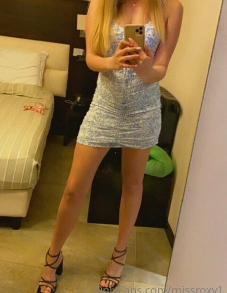 missroxy1 xxx model images
