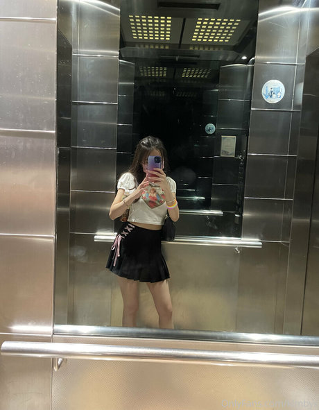 kimbyx model naked pics