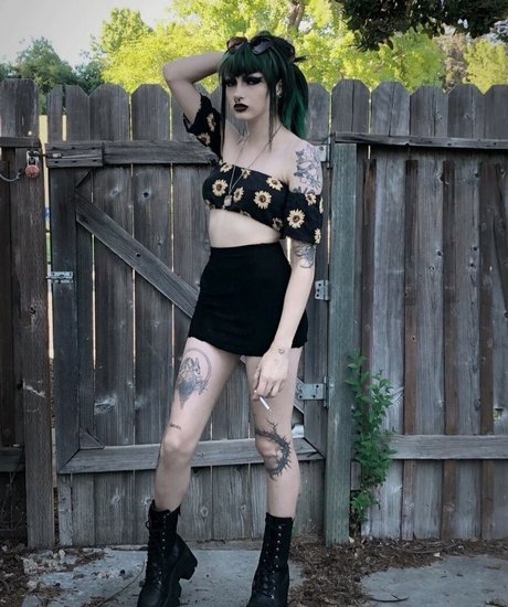 Fleshf1y hot model pic