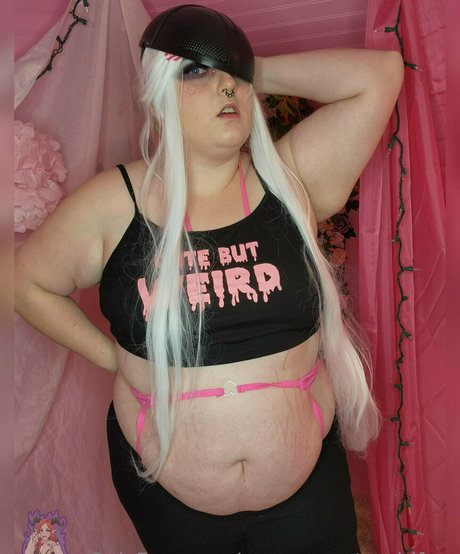 curvymonstergirlfree star naked gallery