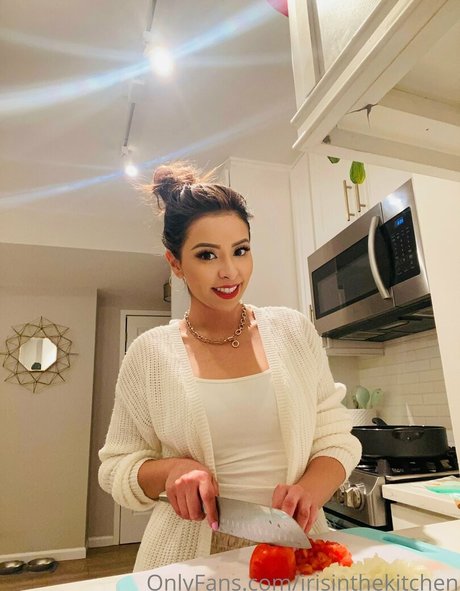 irisinthekitchen free model picture