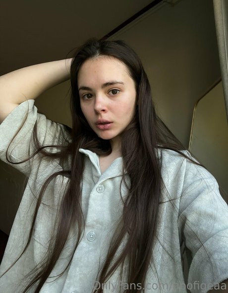 Apofigeaa star sexy pics