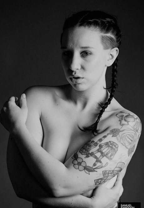 caitlinzielinski nude star picture