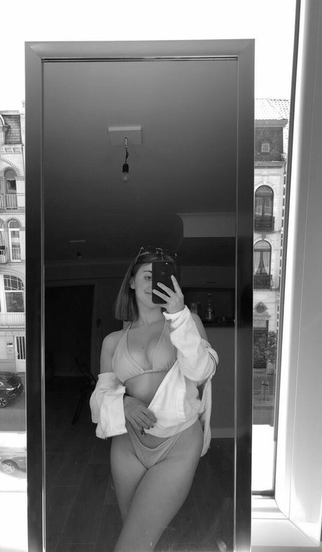 ellenofficial model sex pics