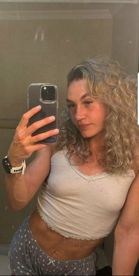 Holly Mills star nice galleries