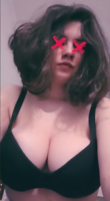 Abeia Mel erotic model pic