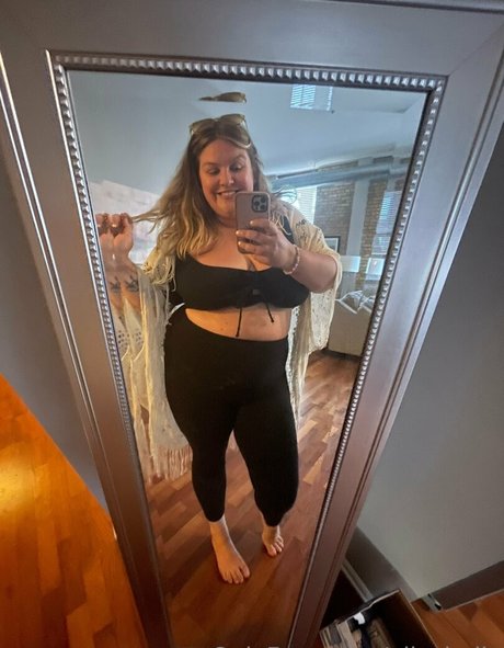 ellesbelly hd pornstar image